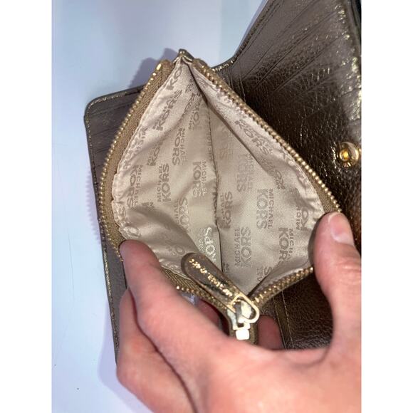 MICHAEL KORS GOLD METALIC PEBBLED LEATHER WOMENS WALLET - Picture 6 of 10